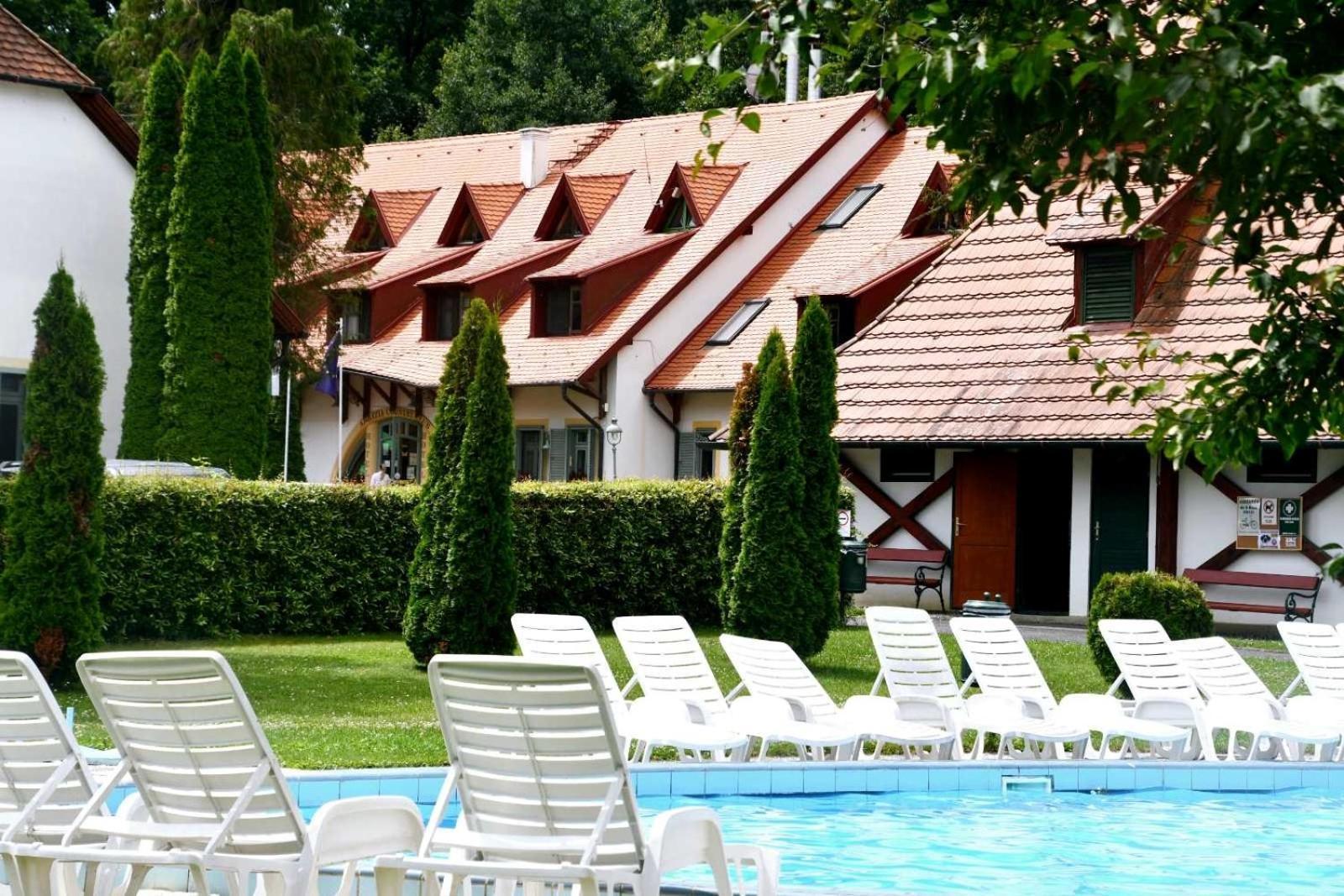 Hotel Abbazia Country Club à Nemesnép Extérieur photo