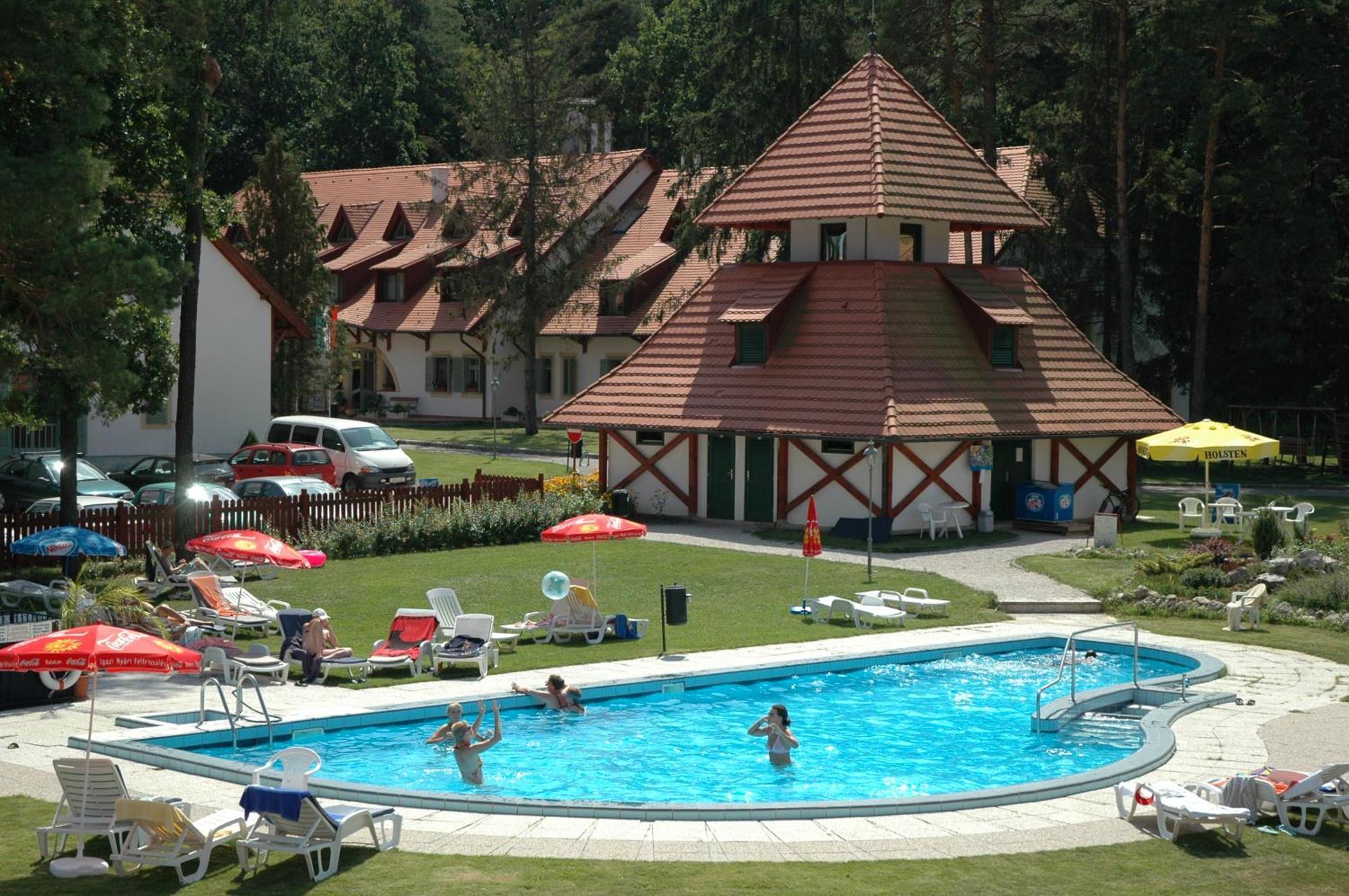 Hotel Abbazia Country Club à Nemesnép Extérieur photo