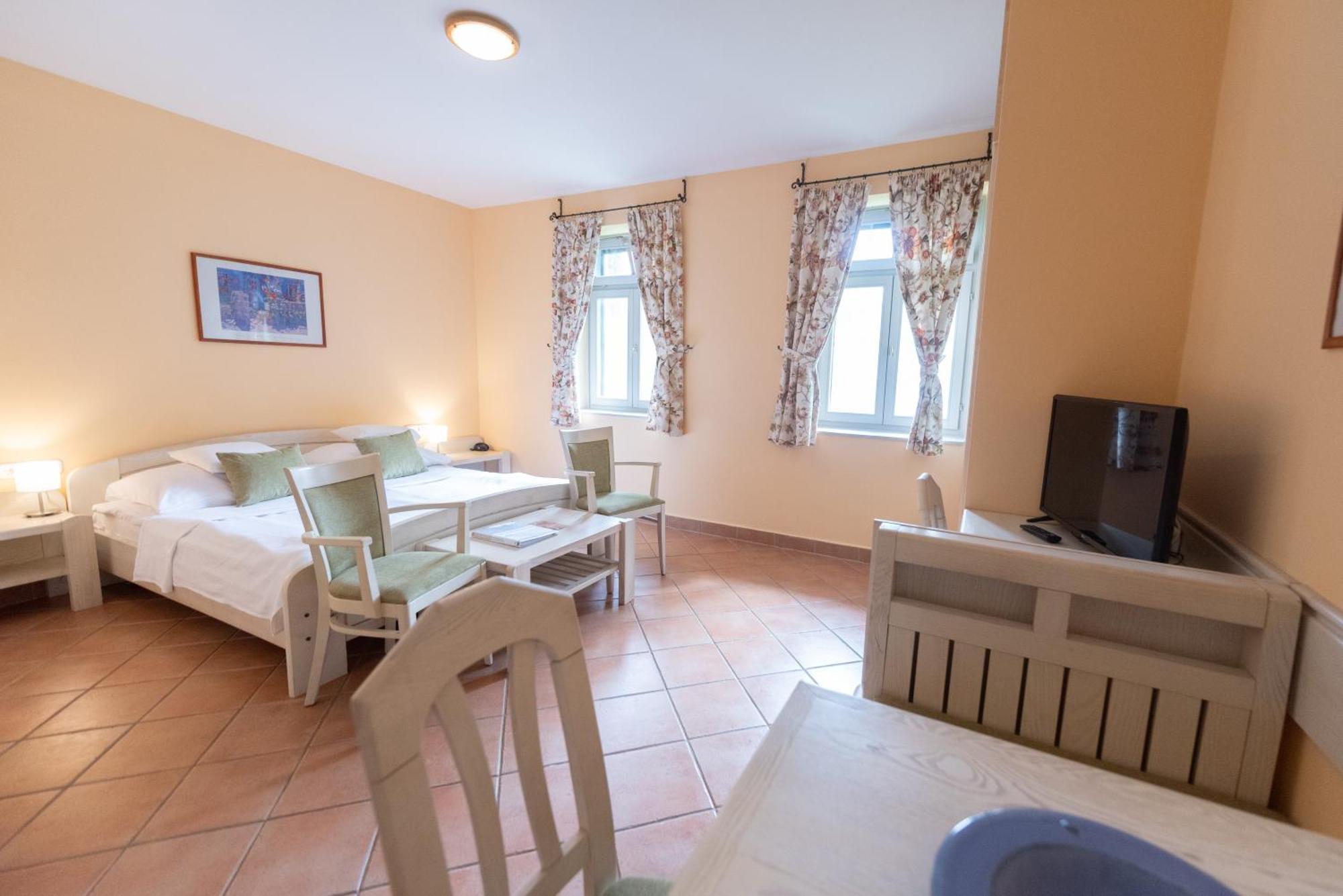 Hotel Abbazia Country Club à Nemesnép Extérieur photo