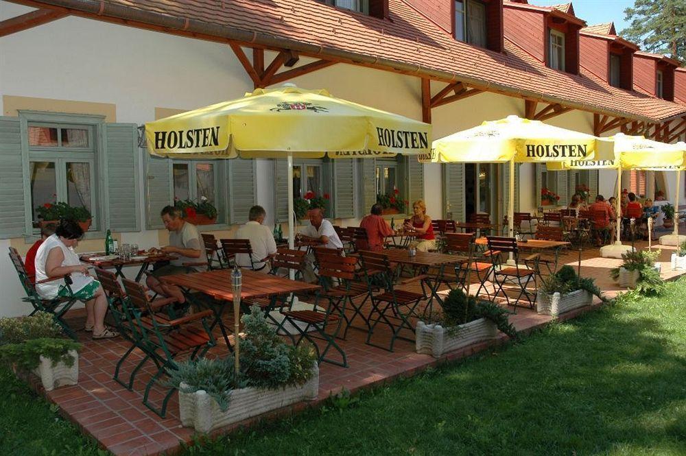 Hotel Abbazia Country Club à Nemesnép Extérieur photo