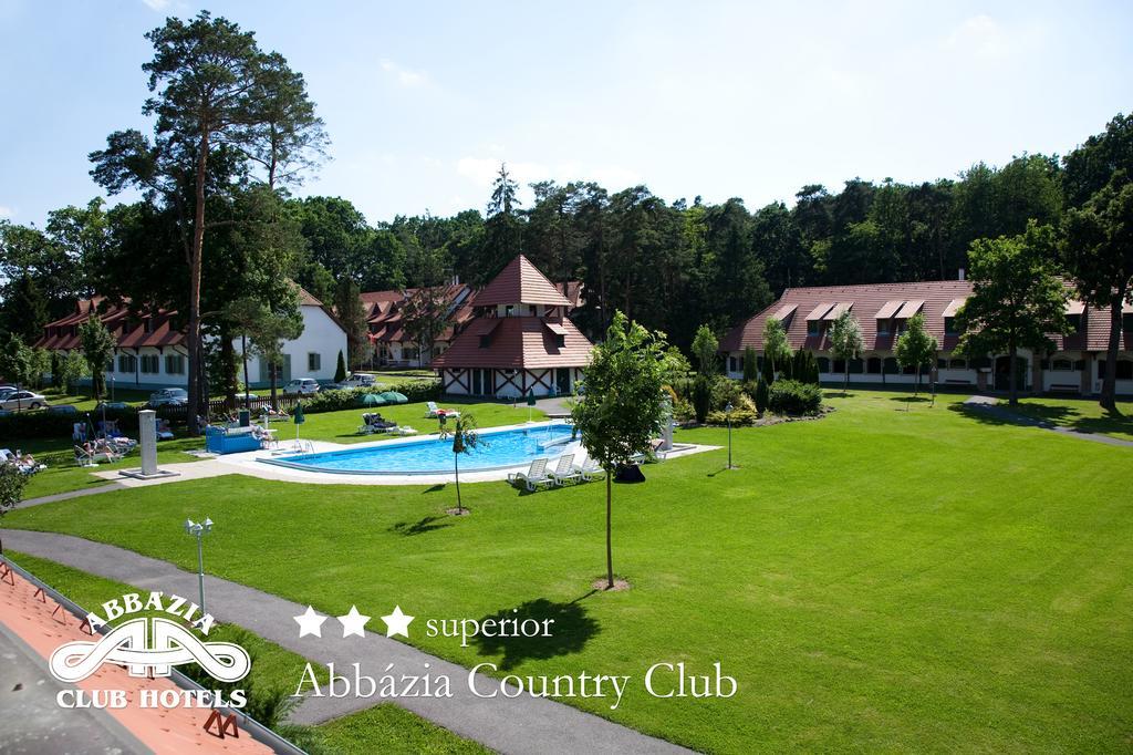 Hotel Abbazia Country Club à Nemesnép Extérieur photo